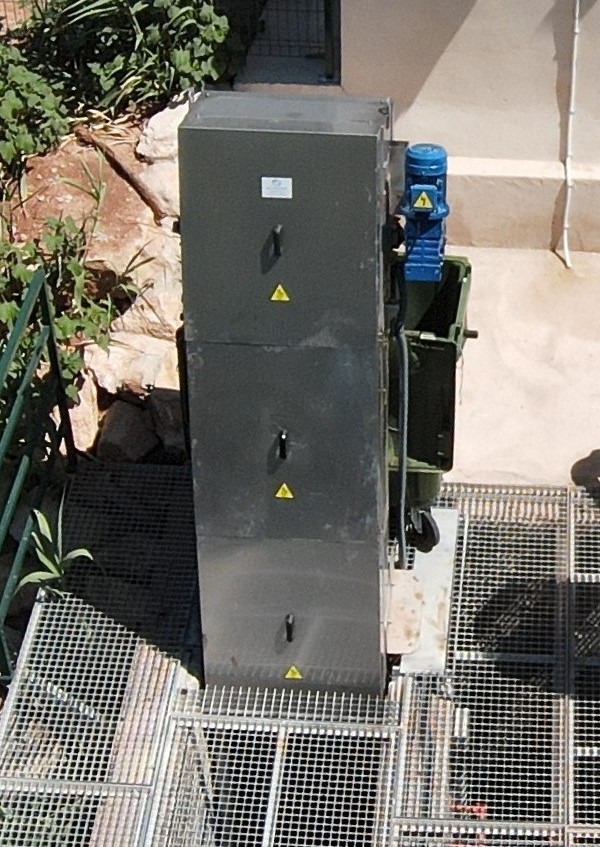 Reja de desbaste automática