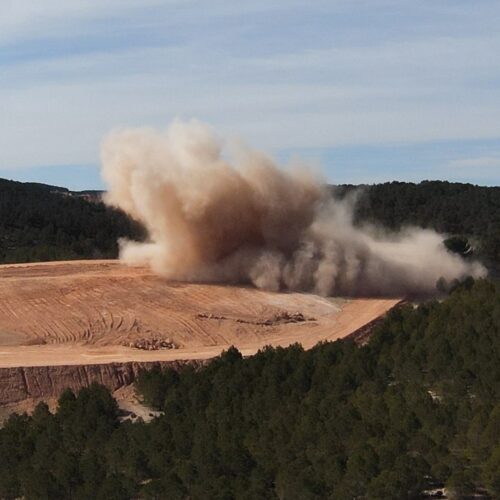 Voladura en Alcadozo
